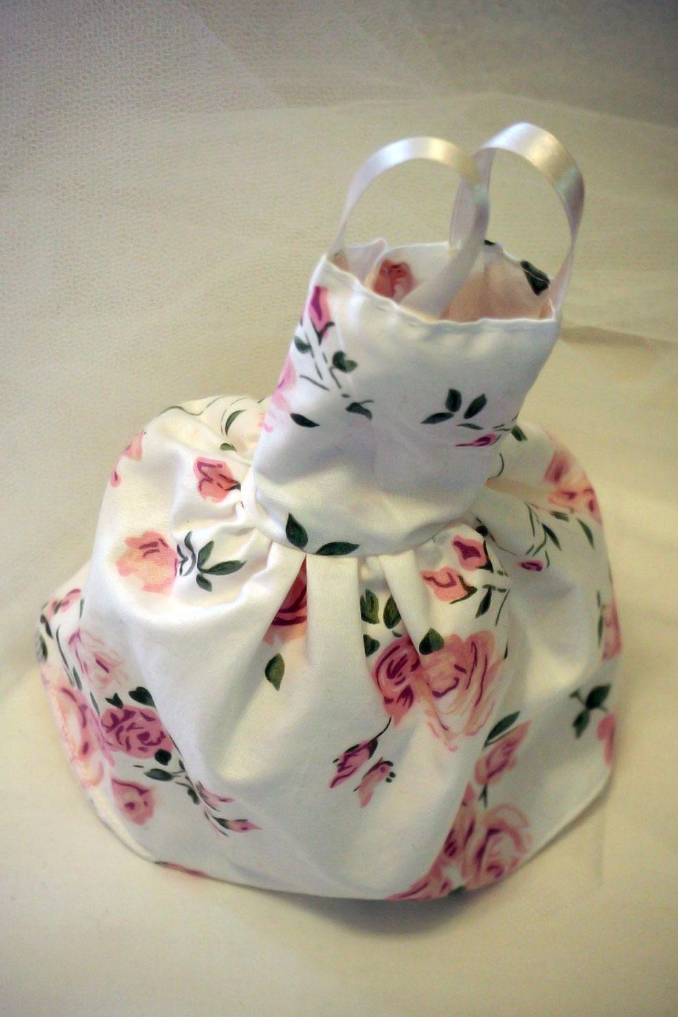 Vintage μπομπονιέρα βάπτισης με λουλουδάτο φόρεμα για κορίτσια