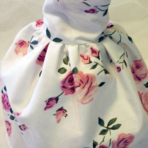 Vintage μπομπονιέρα βάπτισης με λουλουδάτο φόρεμα για κορίτσια