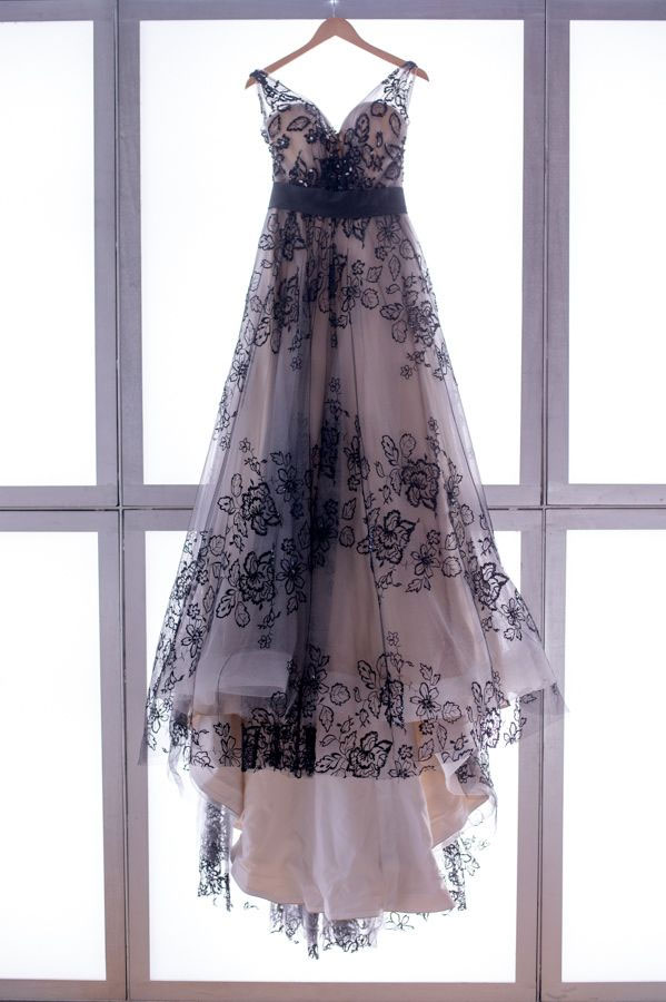 μαυρο νυφικό, νυφικα, black wedding dress, black wedding, bridal, black bridal